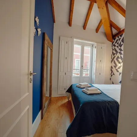 Downtown Prime With Terrace By Vacationy *