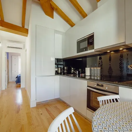 Downtown Prime With Terrace By Vacationy *