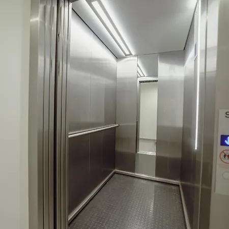 Downtown Prime With Terrace By Vacationy *