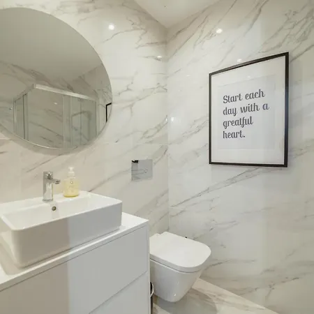 Downtown Prime With Terrace By Vacationy * פורטו